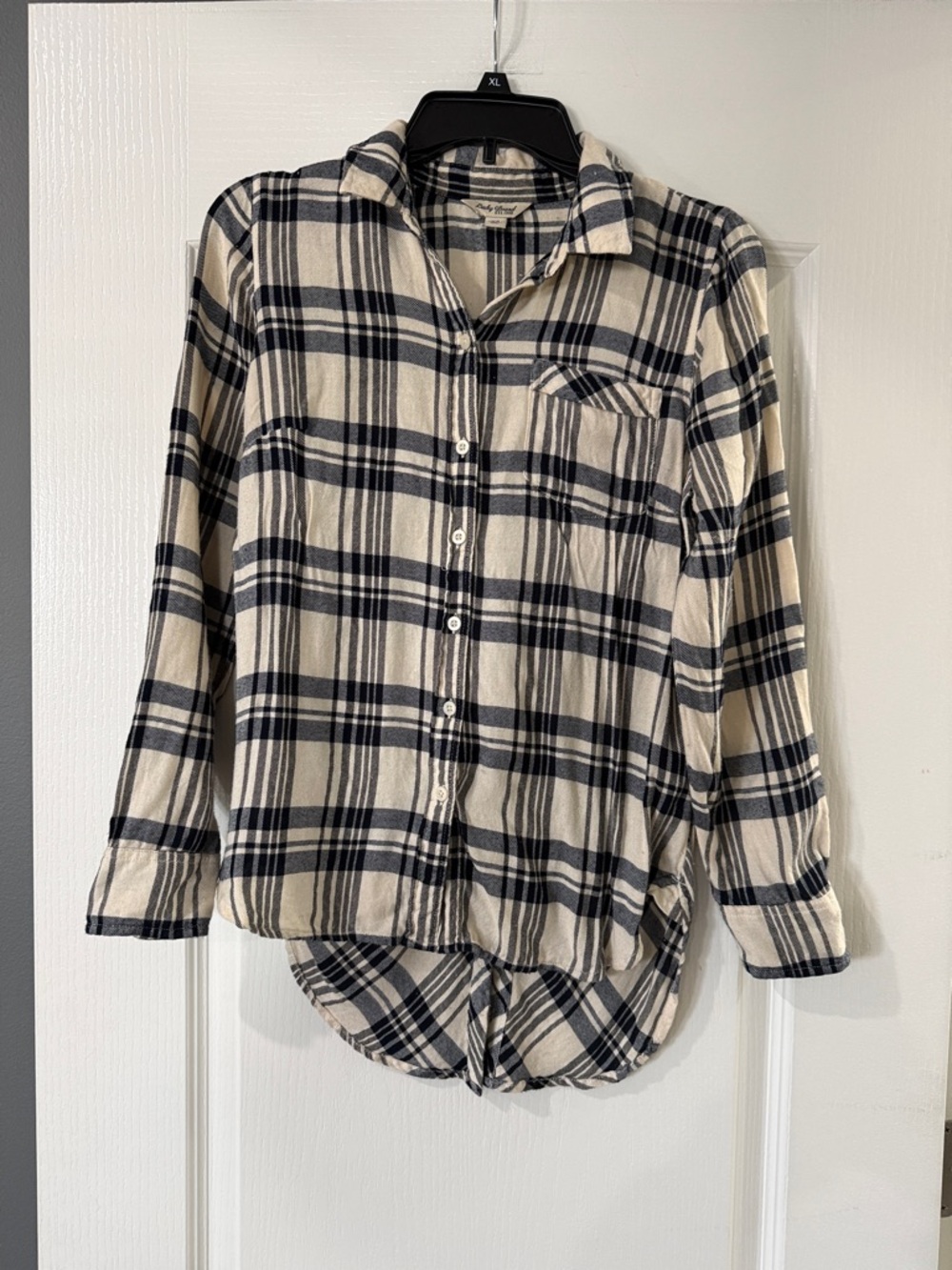 Lucky Brand Cream and‎ Navy Plaid Flannel Button-Up Shirt size XS